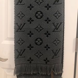 High quality LV scarf